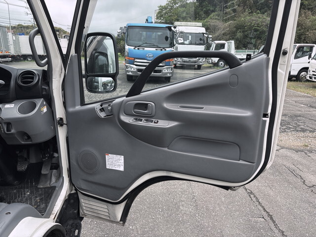 日野デュトロアルミバン小型（2t・3t）[写真29]