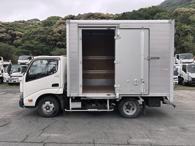 日野デュトロアルミバン小型（2t・3t）[写真06]