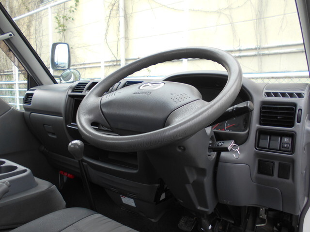 マツダボンゴ平ボディ小型（2t・3t）[写真24]