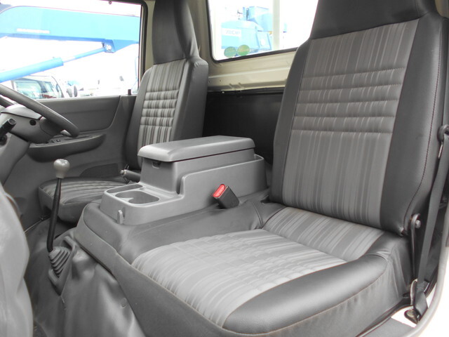 マツダボンゴ平ボディ小型（2t・3t）[写真27]