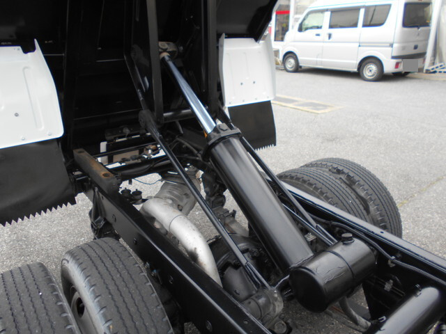 三菱ふそうキャンターダンプ小型（2t・3t）[写真20]