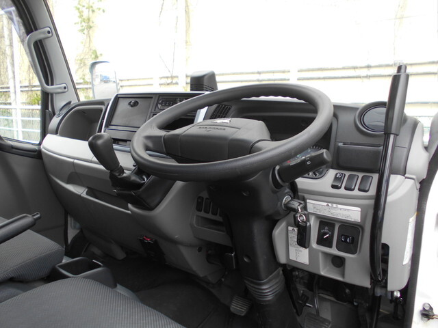 三菱ふそうキャンターダンプ小型（2t・3t）[写真27]