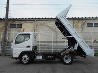 三菱ふそうキャンターダンプ小型（2t・3t）[写真09]