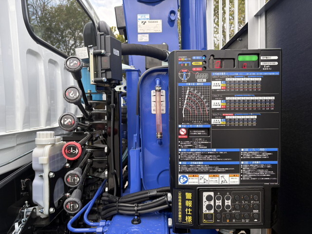 三菱ふそうファイタークレーン4段中型（4t）[写真19]