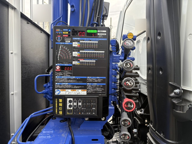 三菱ふそうファイタークレーン4段中型（4t）[写真20]