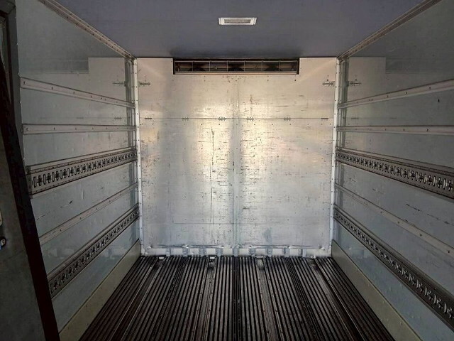 UDトラックスクオン冷凍車（冷蔵車）大型（10t）[写真15]