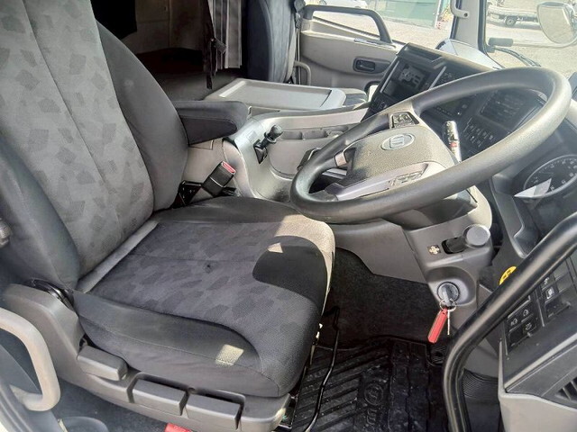 UDトラックスクオン冷凍車（冷蔵車）大型（10t）[写真18]