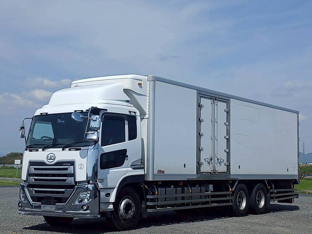 UDトラックスクオン冷凍車（冷蔵車）大型（10t）[写真03]