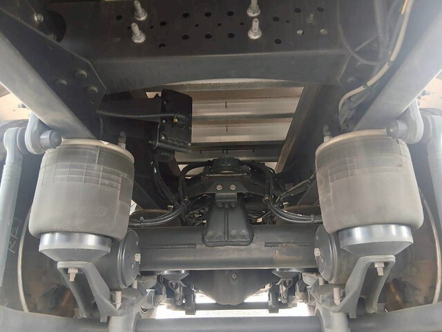 UDトラックスクオン冷凍車（冷蔵車）大型（10t）[写真37]