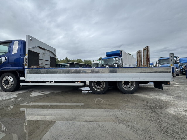 三菱ふそうファイター平ボディ増トン（6t・8t）[写真14]