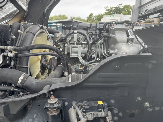 三菱ふそうファイター平ボディ増トン（6t・8t）[写真23]