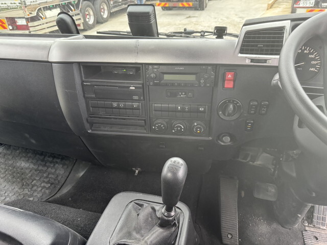 三菱ふそうファイター平ボディ増トン（6t・8t）[写真29]