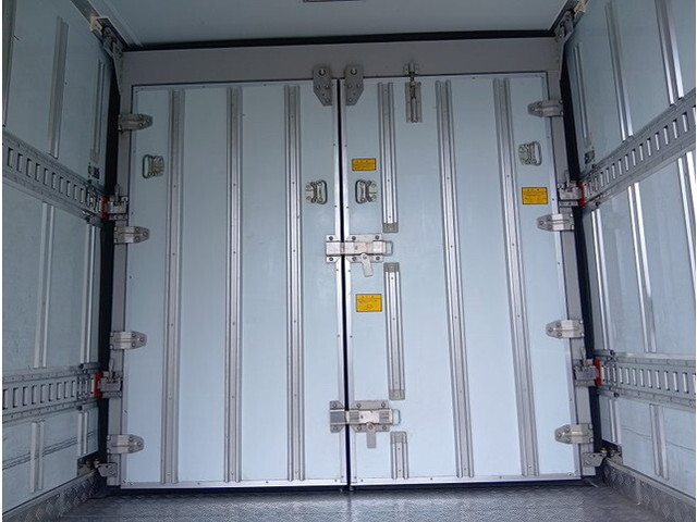 三菱ふそうキャンター冷凍車（冷蔵車）小型（2t・3t）[写真18]