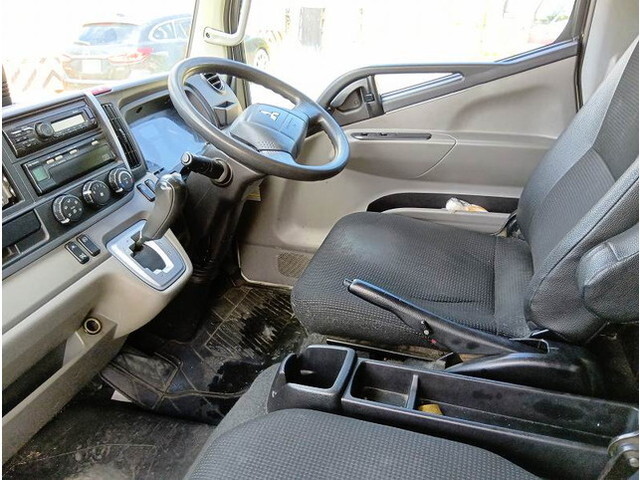 三菱ふそうキャンター冷凍車（冷蔵車）小型（2t・3t）[写真32]