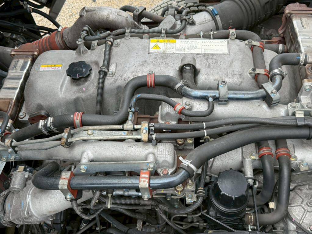 いすゞギガ冷蔵冷凍ウイング大型（10t）[写真18]