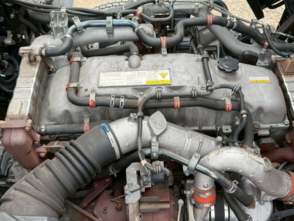 いすゞギガ冷蔵冷凍ウイング大型（10t）[写真19]