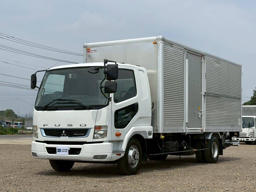 三菱ふそうファイターアルミバン中型（4t）[写真01]