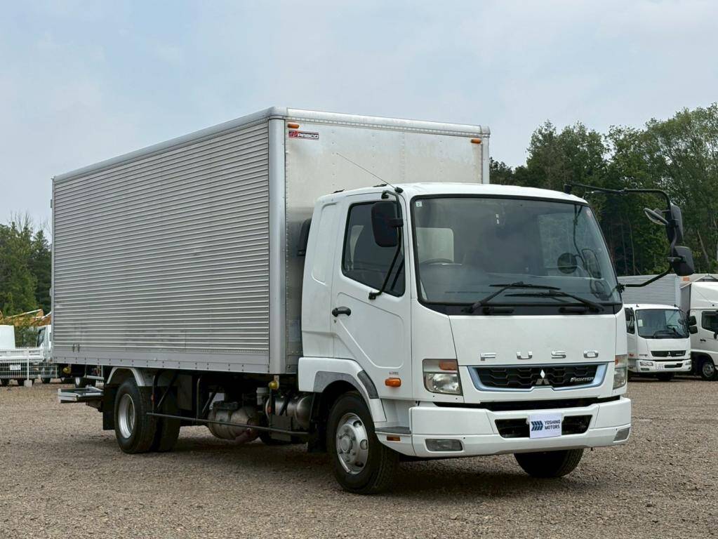 三菱ふそうファイターアルミバン中型（4t）[写真02]