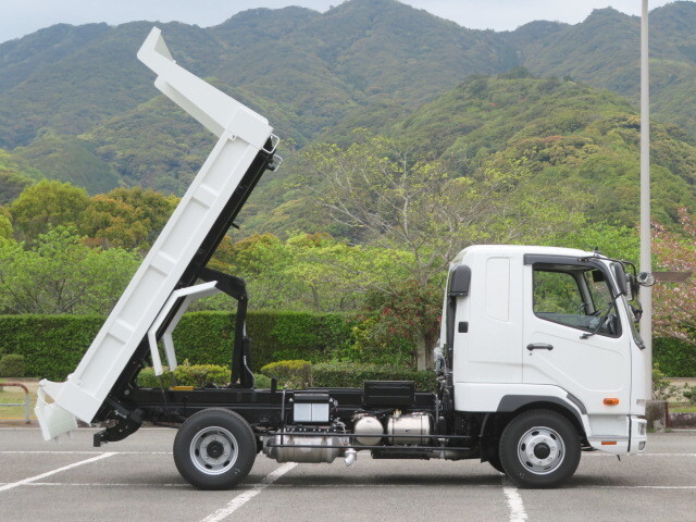 三菱ふそうファイターダンプ中型（4t）[写真12]