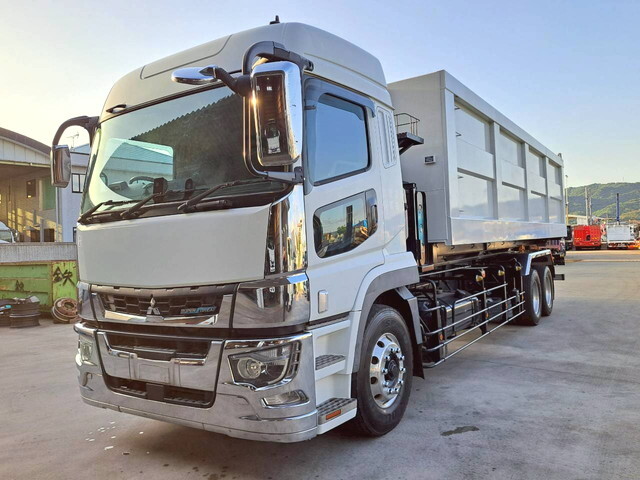 三菱ふそうスーパーグレートコンテナ専用車大型（10t）[写真03]