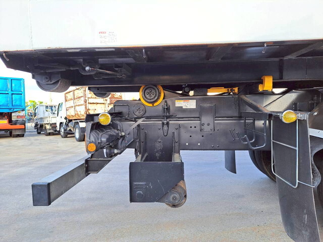 三菱ふそうスーパーグレートコンテナ専用車大型（10t）[写真30]