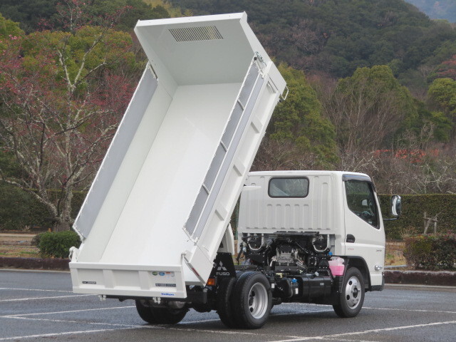 三菱ふそうキャンターダンプ小型（2t・3t）[写真10]