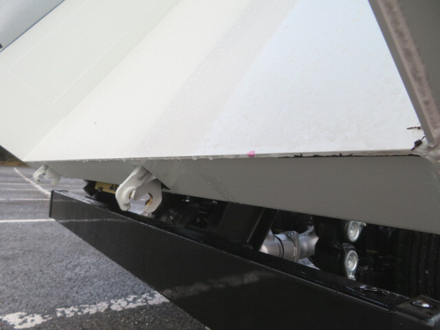 三菱ふそうキャンターダンプ小型（2t・3t）[写真20]