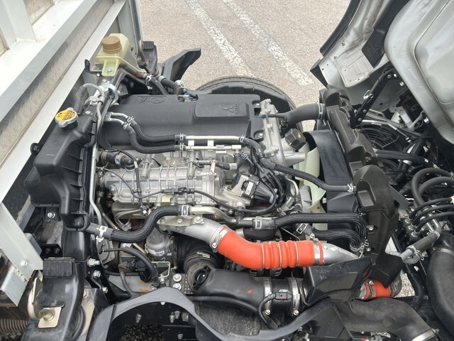 三菱ふそうキャンター平ボディ小型（2t・3t）[写真33]