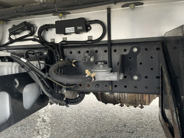 いすゞエルフ冷凍車（冷蔵車）小型（2t・3t）[写真23]