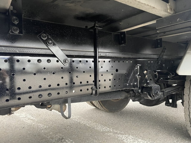 いすゞエルフ冷凍車（冷蔵車）小型（2t・3t）[写真25]