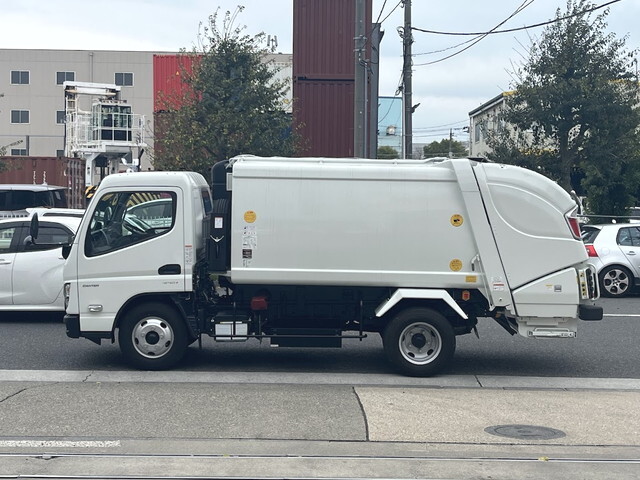 三菱ふそうキャンターパッカー車（塵芥車）小型（2t・3t）[写真08]