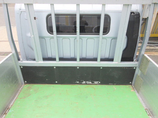 三菱ふそうキャンターアルミブロック小型（2t・3t）[写真06]