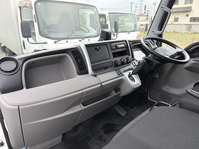 日産アトラス保冷バン小型（2t・3t）[写真38]
