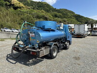 いすゞエルフバキュームカー小型（2t・3t）[写真02]