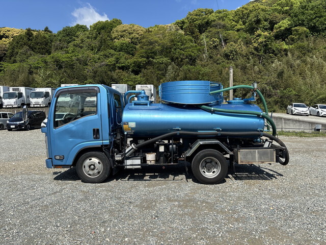 いすゞエルフバキュームカー小型（2t・3t）[写真05]