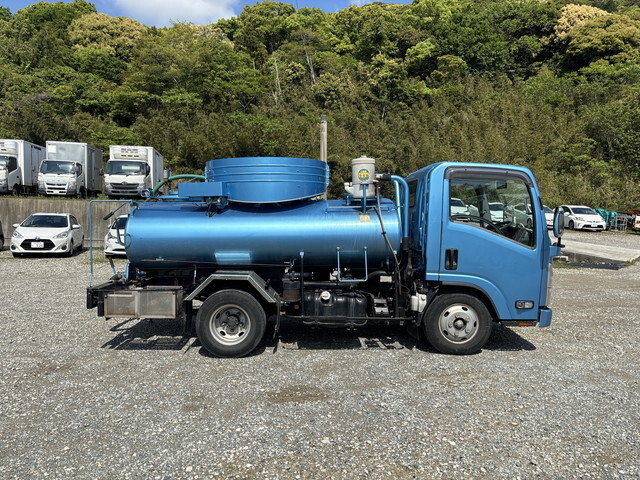 いすゞエルフバキュームカー小型（2t・3t）[写真06]