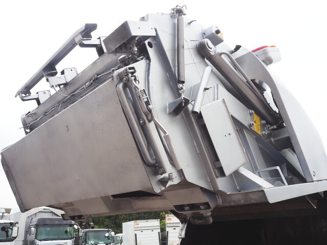 日野デュトロパッカー車（塵芥車）小型（2t・3t）[写真15]