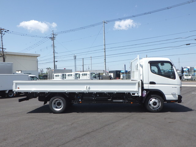三菱ふそうキャンター平ボディ小型（2t・3t）[写真06]