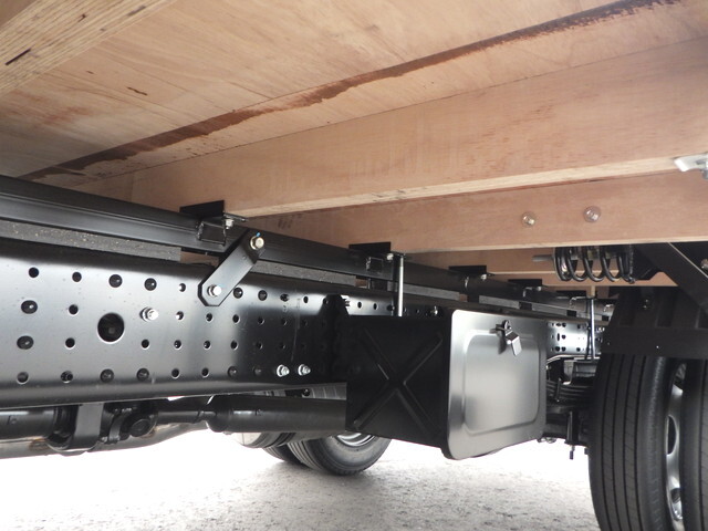 三菱ふそうキャンター平ボディ小型（2t・3t）[写真17]