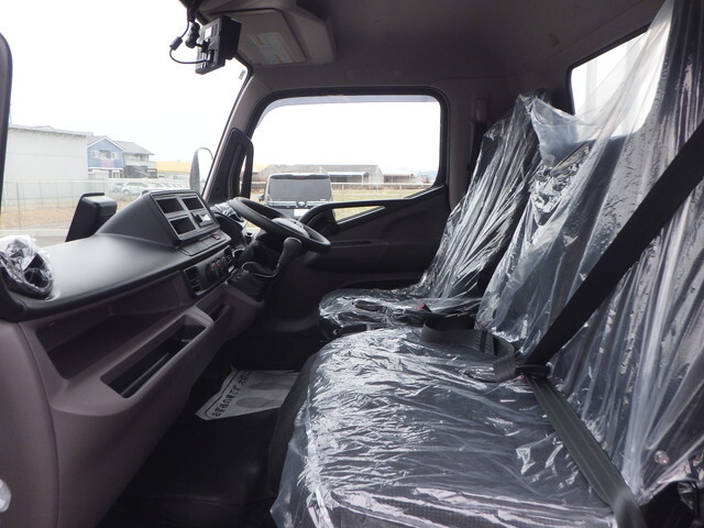 三菱ふそうキャンター平ボディ小型（2t・3t）[写真39]
