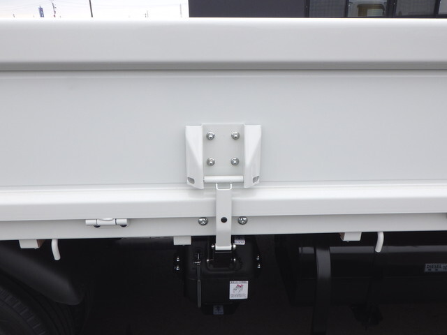 三菱ふそうキャンター平ボディ小型（2t・3t）[写真08]
