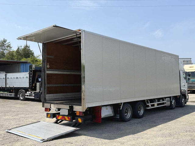 日野プロフィアアルミバン大型（10t）[写真04]