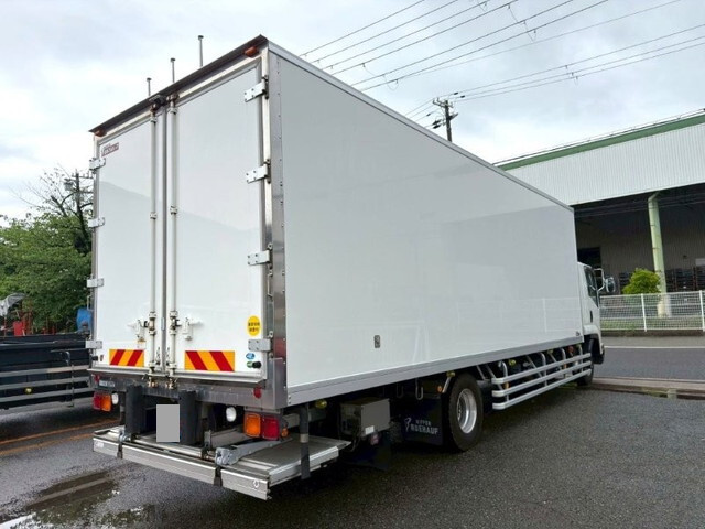 いすゞフォワード冷凍車（冷蔵車）増トン（6t・8t）[写真04]