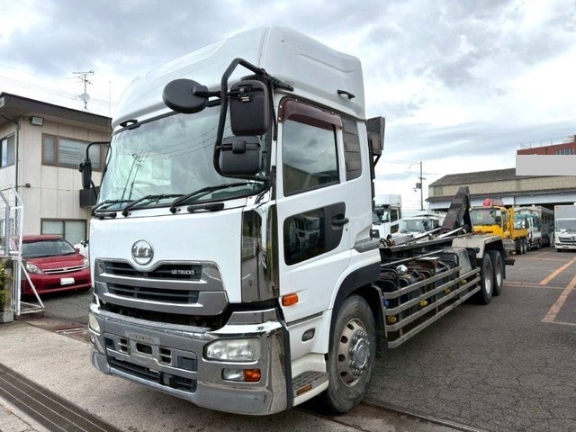 UDトラックスクオンコンテナ専用車大型（10t）[写真01]