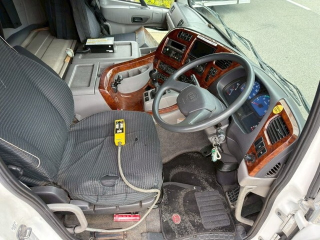 UDトラックスクオンコンテナ専用車大型（10t）[写真25]