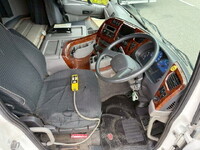 UDトラックスクオンコンテナ専用車大型（10t）[写真26]