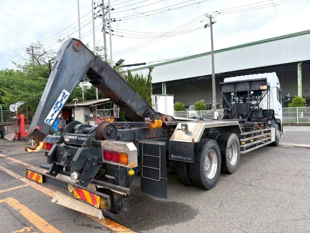 UDトラックスクオンコンテナ専用車大型（10t）[写真05]