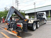 UDトラックスクオンコンテナ専用車大型（10t）[写真06]