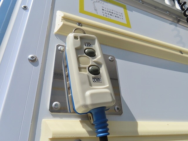 三菱ふそうファイター冷凍車（冷蔵車）中型（4t）[写真30]