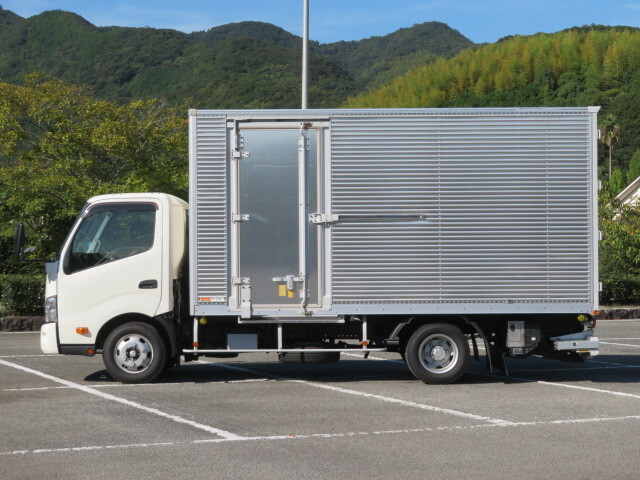 日野デュトロアルミバン小型（2t・3t）[写真03]